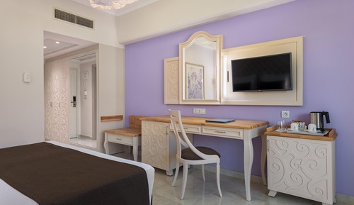 Deluxe Room, Land View