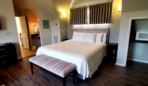 Suite (King Suite)