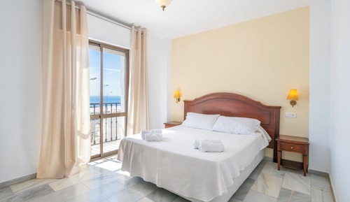 Apartamento, 2 habitaciones, terraza, vistas al mar