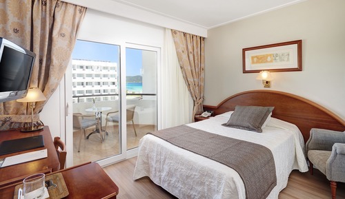 Habitación doble de uso individual, balcón, vistas parciales al mar