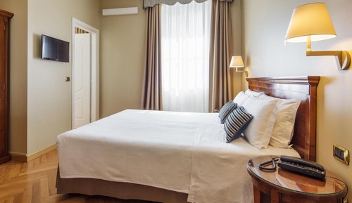 Habitación estándar con 1 cama doble o 2 individuales