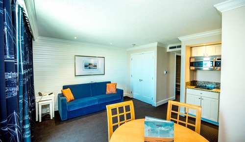 Suite Deluxe, varias camas, cocina básica, vistas al mar