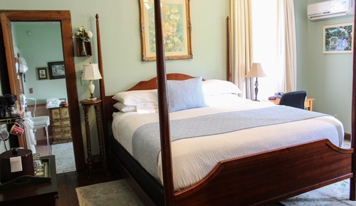 Habitación (Not Pet Friendly)