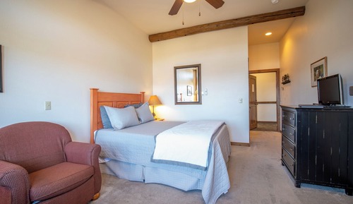 Habitación básica, 1 cama de matrimonio, no fumadores, vistas a la montaña