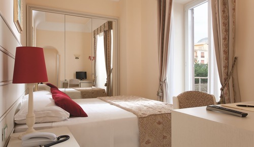 Habitación estándar con 1 cama doble o 2 individuales