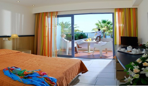  Economy Family Room with Land View (4 persons)