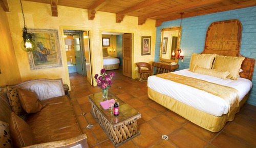 Habitación, varias camas