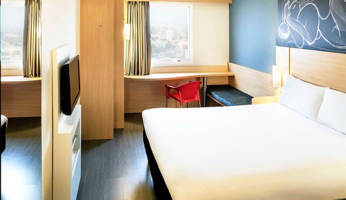 Habitación estándar con 2 camas individuales, 1 cama doble