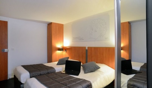 Habitación estándar con 1 cama doble o 2 individuales