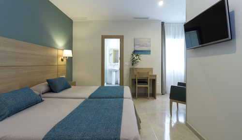 Habitación doble (with extra bed)