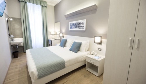 Habitación económica doble, 1 cama doble, baño privado (Esterno)
