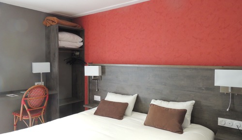 Habitación superior con 1 cama doble o 2 individuales