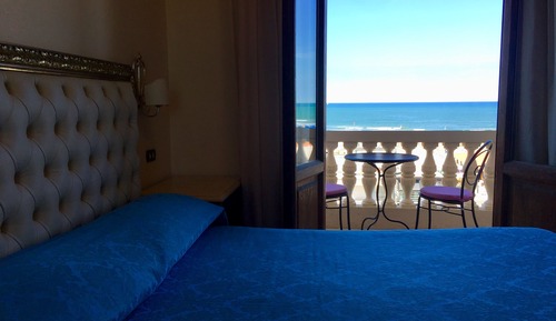 Habitación clásica doble, balcón, vistas al mar
