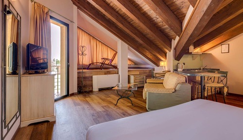 Habitación familiar (with sofa bed)