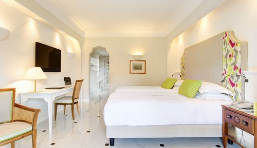 Habitación Deluxe con 1 cama doble o 2 individuales, balcón, vistas a la ciudad