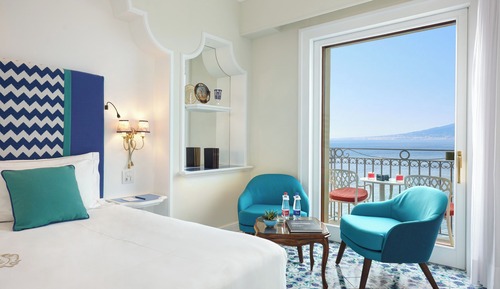 Habitación Premier con 1 cama doble o 2 individuales, balcón, vistas al mar