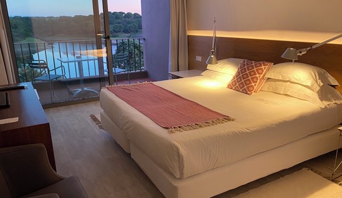 Habitación doble superior, balcón, vistas al río