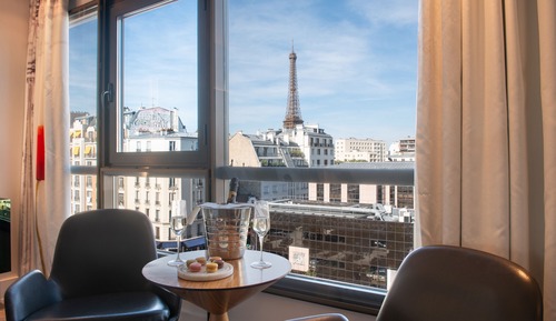 Suite junior (View on the Eiffel Tower )