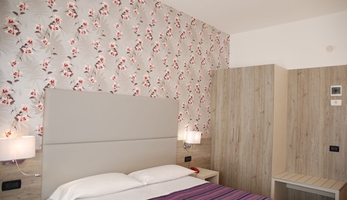 Habitación clásica con 1 cama doble o 2 individuales, 1 cama doble o 2 individuales
