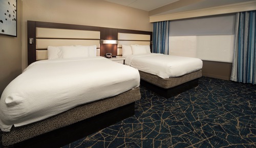 2 Queen Bed 1 Bedroom Suite with Bath Tub & Pullout Sofa