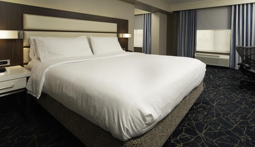 1 King Bed with Lounge Chair