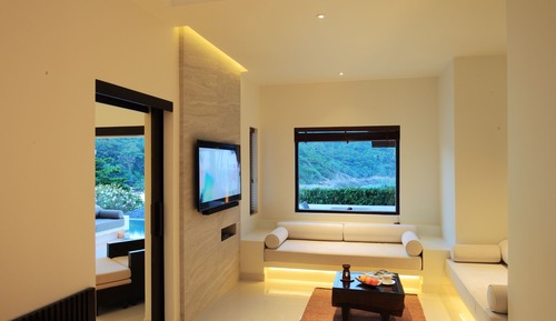 Grand Pool Suite with Partial Seaview