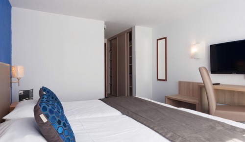 Habitación Confort con 1 cama doble o 2 individuales, 2 camas individuales, vistas a la ciudad