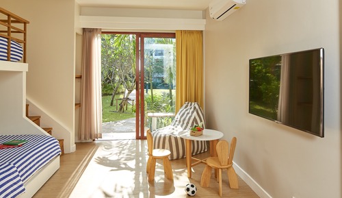 Family Suite (2 Adults, 3 Children)