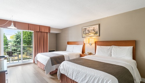 Queen Room with Kitchenette - 2 Queen Beds