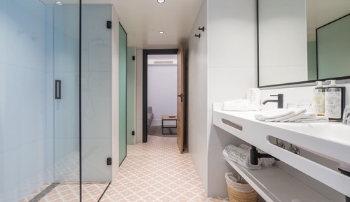 Junior Suite, Balcón (2 Adultos + 1 Niño)