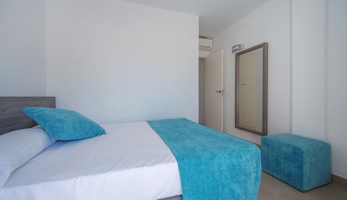 Apartamento, 2 habitaciones, vistas parciales al mar