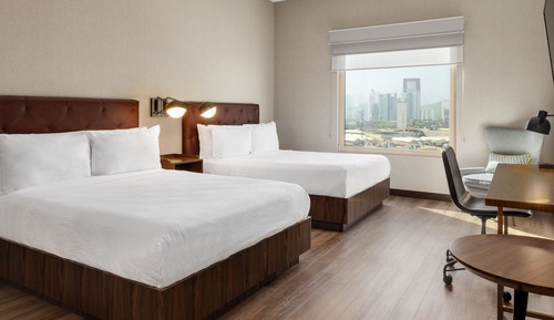 Habitación Premium, 2 camas de matrimonio, vistas a la ciudad
