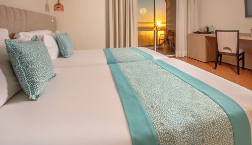 Habitación Premium, 2 camas individuales, vistas parciales al mar