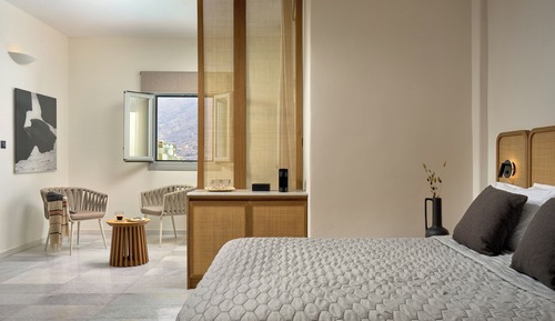 Suite familiar, piscina privada, vistas al mar