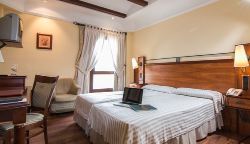 Habitación con 2 camas individuales (Extra bed, 3 ADULTS)