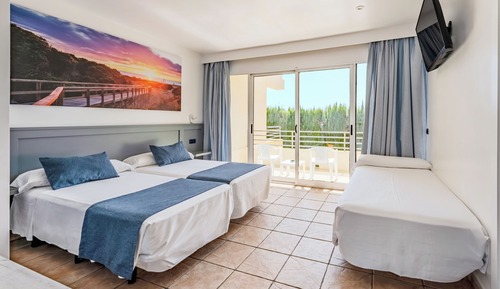 Habitación triple, terraza, vistas al jardín