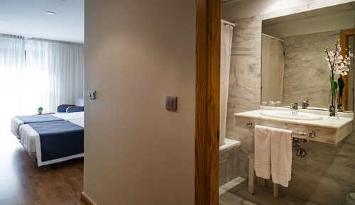 Habitación con 1 cama doble o 2 individuales