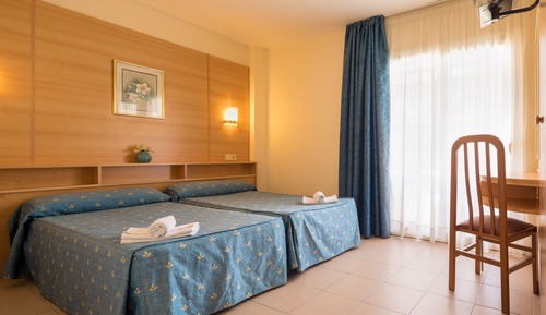 Habitación triple (2 adults + 1 child)