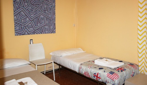 Habitación con 2 camas individuales