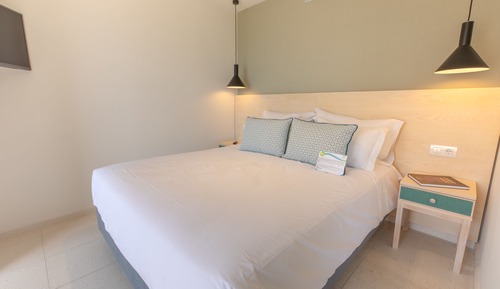 Apartamento, 2 habitaciones, vistas parciales al mar