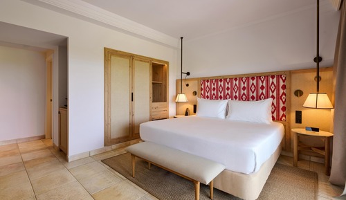 Suite junior, 1 cama de matrimonio grande con sofá cama, balcón (2 adults + 2 children)
