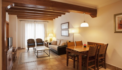 Royal Kids Suite ( 2 adults and 2 children)
