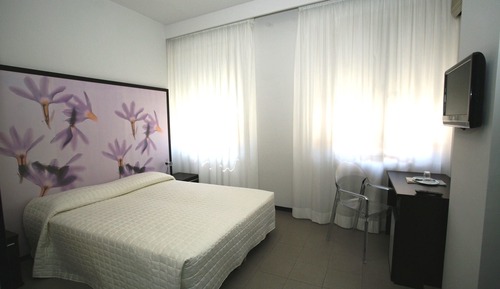 Habitación estándar con 1 cama doble o 2 individuales