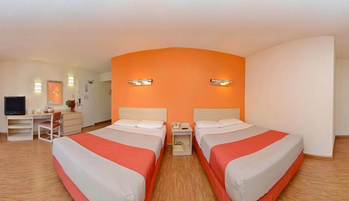 Habitación estándar, 2 camas dobles, accesible para personas con discapacidad, no fumadores