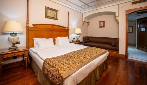 Superior Connectined Room