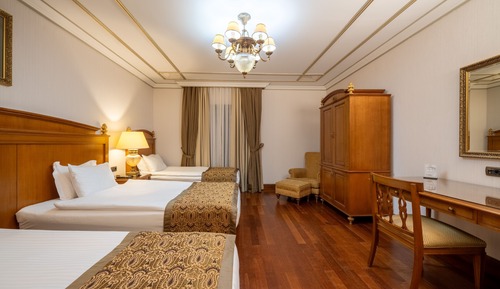 Triple Room