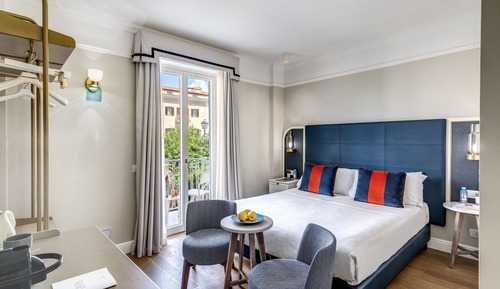 Habitación superior, balcón, vistas al jardín