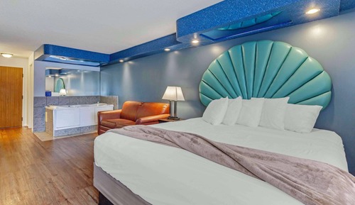 Habitación estándar, 1 cama de matrimonio grande con sofá cama, no fumadores (Whirlpool)