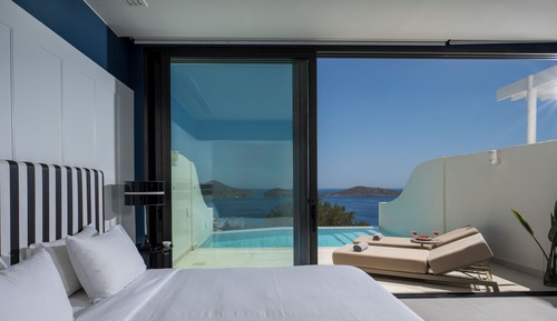 Suite junior, piscina privada, vistas al mar (Private Massage Room)