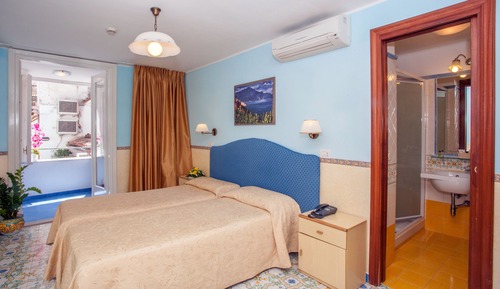 Habitación triple clásica